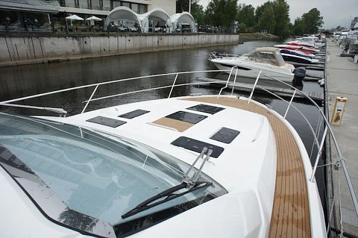 Яхта BAVARIA 44 HARDTOP 2013 3