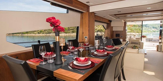 Яхта Sunseeker 80 2011 7