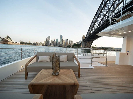 Яхта Nomad 101  4