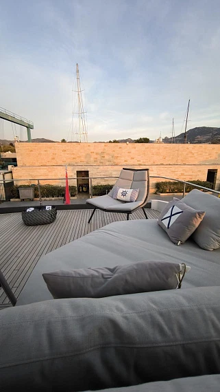 Ferretti 780 yacht 2023 12