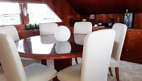 Яхта Benetti 79 SD 2002 14