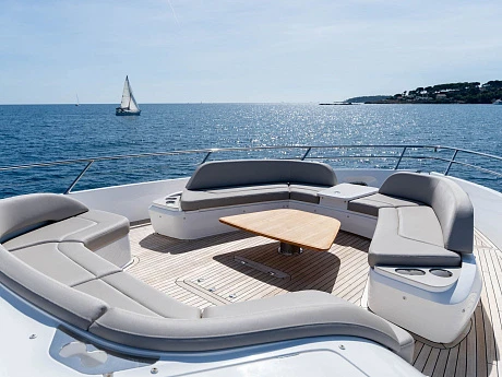 Яхта Princess S80 2025 14