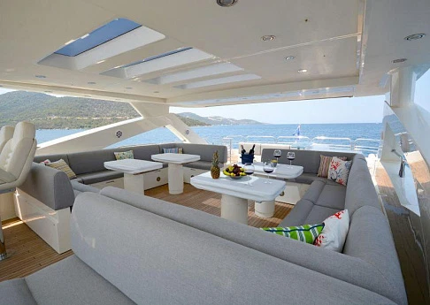 Яхта Sunseeker 30M 2010 3