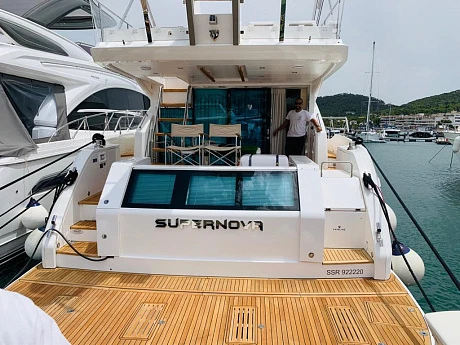 Fairline Squadron 65 yacht 2014 3