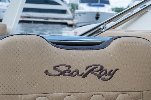 Sea Ray Sun Sport 230 yacht 2023 2