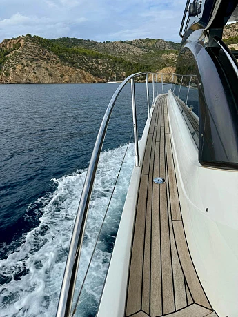 Яхта Princess V48 Open 2015 8