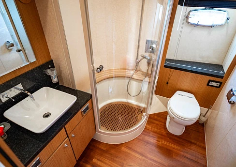 Яхта Fairline Squadron 78 2010 15