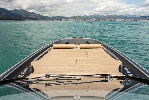 Яхта Rebel 47  6