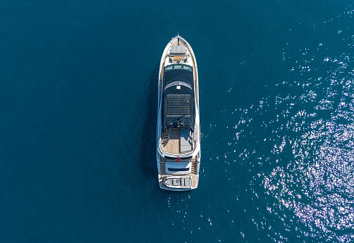 Яхта Sunseeker 88 2022 5