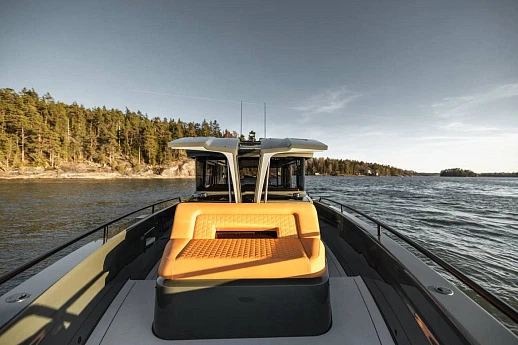 Яхта Axopar Brabus Shadow 900 XC Cross Cabin  4