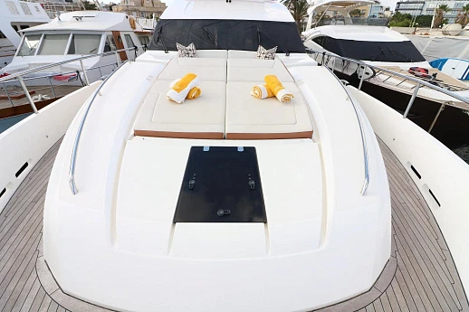 Яхта Princess 82 2015 4