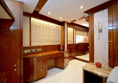 Яхта Sunseeker 30M 2010 5