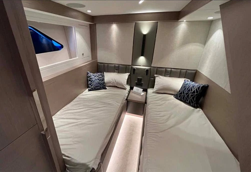 Sunseeker Manhattan 68 yacht 2023 13