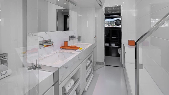 Суперъяхты Riva 100 Corsaro 2020 20