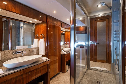 Яхта Sunseeker 115 Sport 2013 12