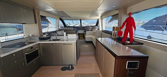 Sunseeker Manhattan 66 yacht 2019 2