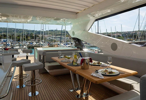 Sunseeker 95 yacht 2021 4