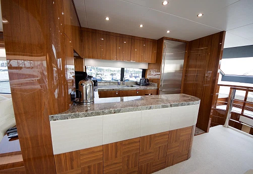 Sunseeker 75 yacht 2016 14