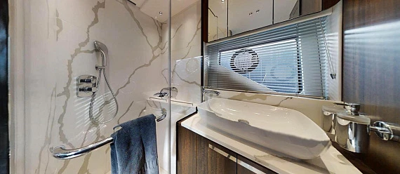 Sunseeker Predator 74 XPS yacht 2022 11