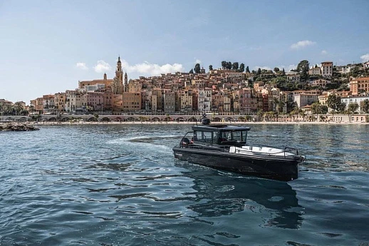 Яхта Brabus Shadow 500 Cabin Black Ops 2024 1