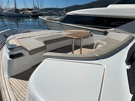 Яхта Princess Y85 2020 7
