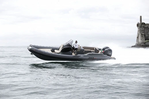 Яхта Strider 900  2