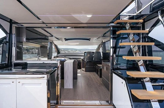 Яхта Sunseeker 65 Sport 2022 5