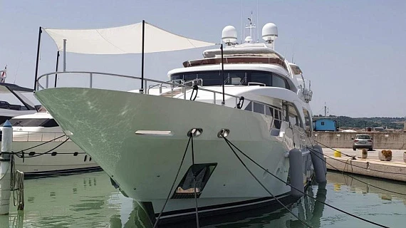 Яхта Benetti Delfino 93 2013 3