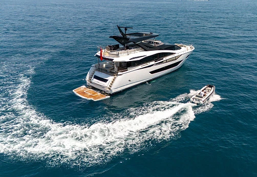 Яхта Sunseeker 88 2022 9