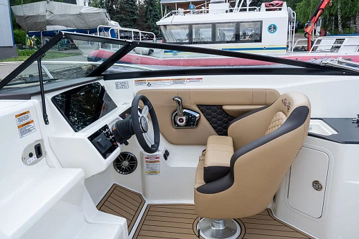 Яхта Sea Ray Sun Sport 230 2023 6
