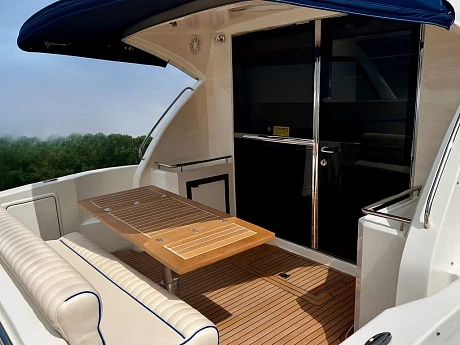 Яхта Riviera 3600 Sport Yacht 2008 5