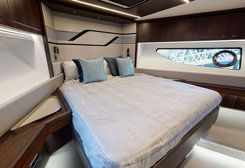 Sunseeker Predator 74 XPS Special Edition yacht 2021 15