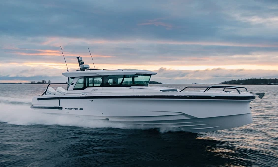 Axopar 38 XC Cross Cabin