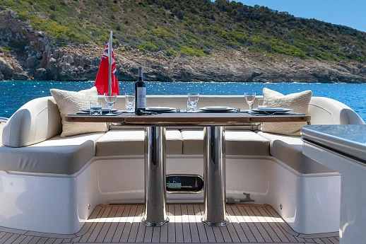 Яхта Princess F55 2023 9