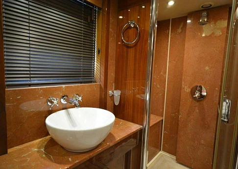 Яхта Sunseeker 30M 2010 10