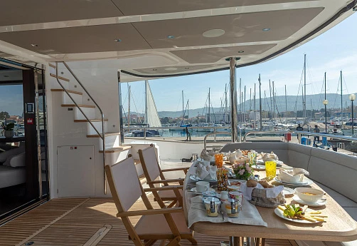 Sunseeker 95 yacht 2021 9