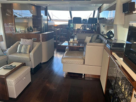 Яхта Fairline Squadron 65 2017 8