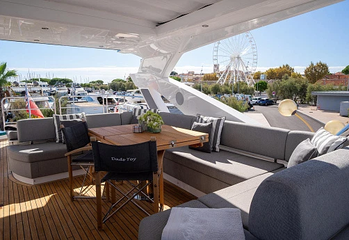 Яхта Sunseeker 76 2020 10