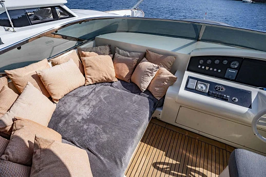 Яхта Azimut 98 Leonardo 2010 11