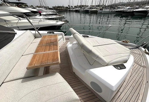 Sunseeker Manhattan 68 yacht 2020 7