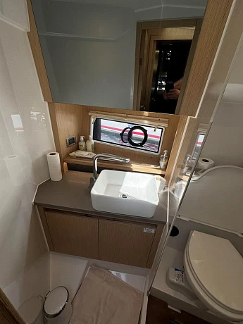 Моторная яхта Sealine C335v (2024) 2024 16