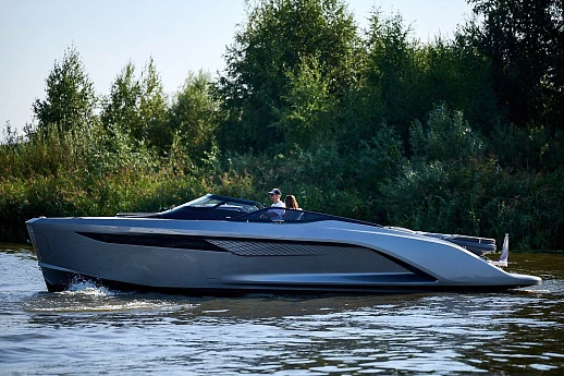 Princess R35 yacht 2021 1