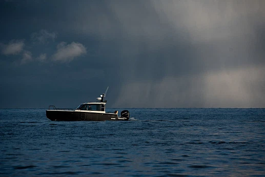 Яхта XO DFNDR 8  5