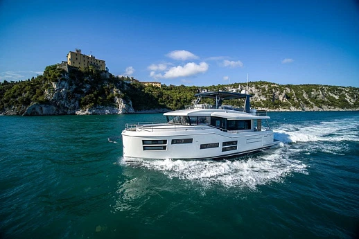 Яхта BENETEAU GRAND TRAWLER 62  4