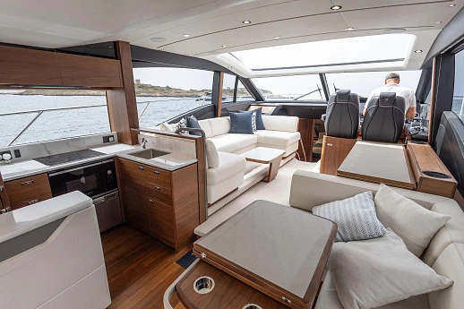 Яхта Princess S62 2023 15
