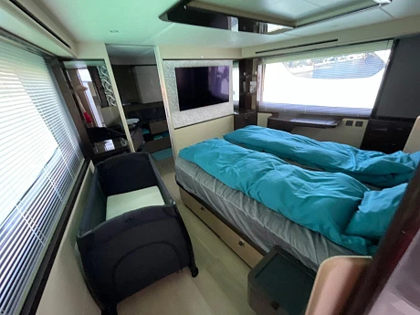 Яхта Absolute 60 Fly 2022 14