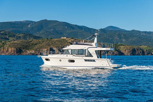 Яхта BENETEAU SWIFT TRAWLER 41 FLY  4