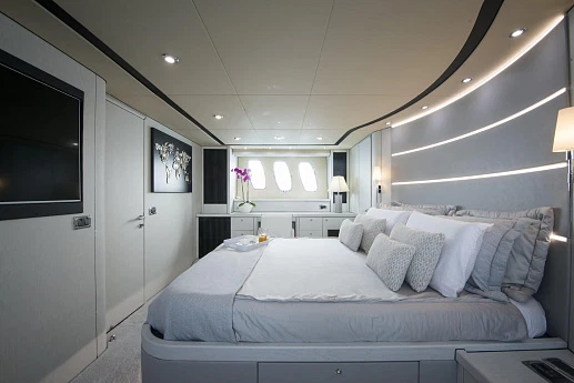 Sunseeker Predator 82 yacht 2007 14