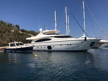 Ferretti 881 yacht 2012 1