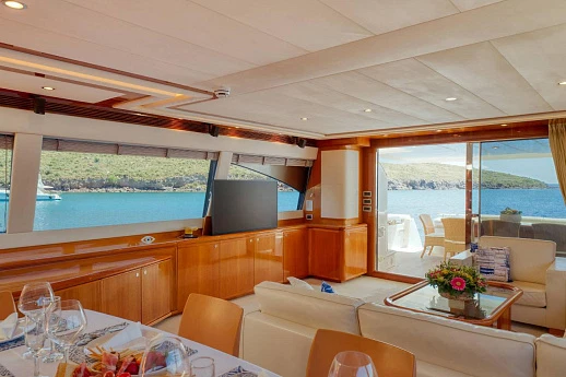 Яхта Ferretti 830 2006 6